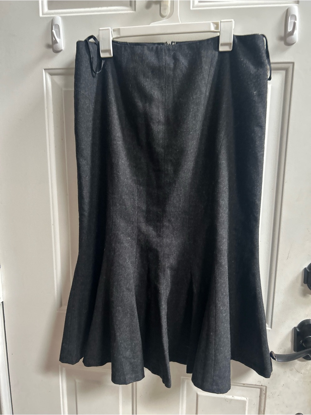 Ralph Lauren Black wool lined Trumpet Flared Skirt Sz 12 - Picture 6 of 11